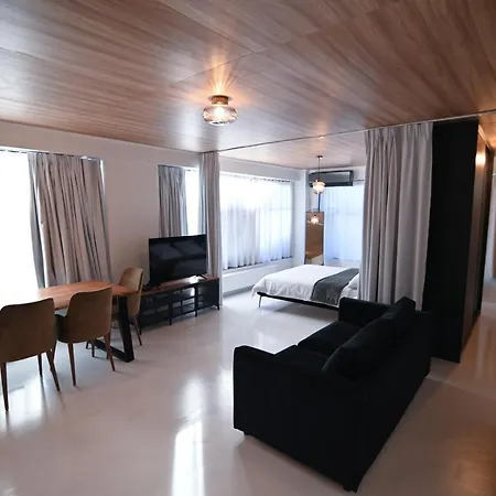 Modern Downtown Apartment + Free Parking Larissa Exterior photo