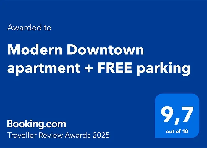 Modern Downtown Apartment + Free Parking
